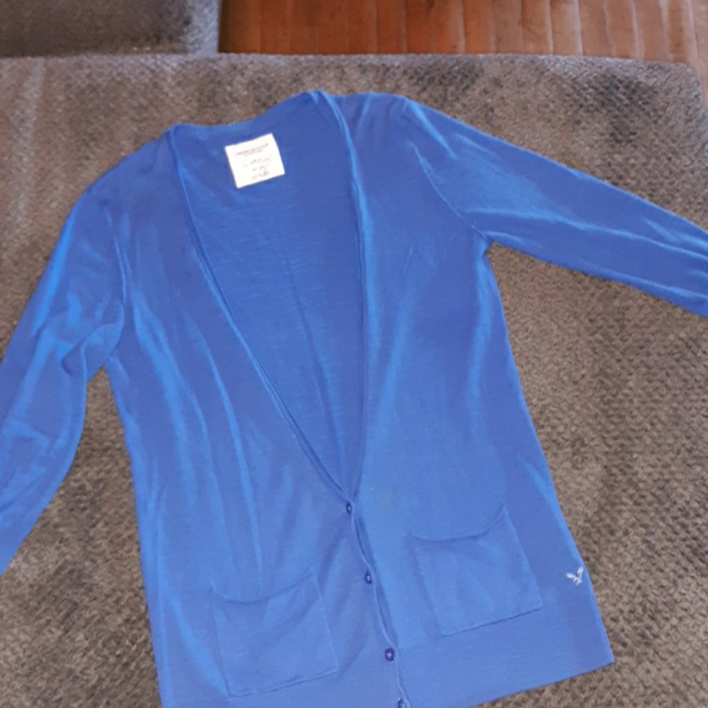 American Eagle lightweight cardigan! Size medium
